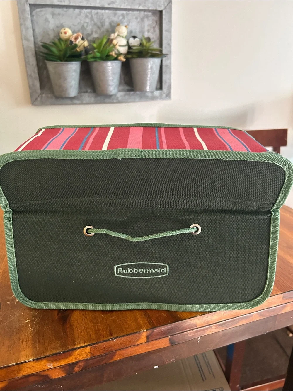 Rubbermaid Ribbon Organizer Canvas Red/Pink Striped 2 Sections 5 Grommets